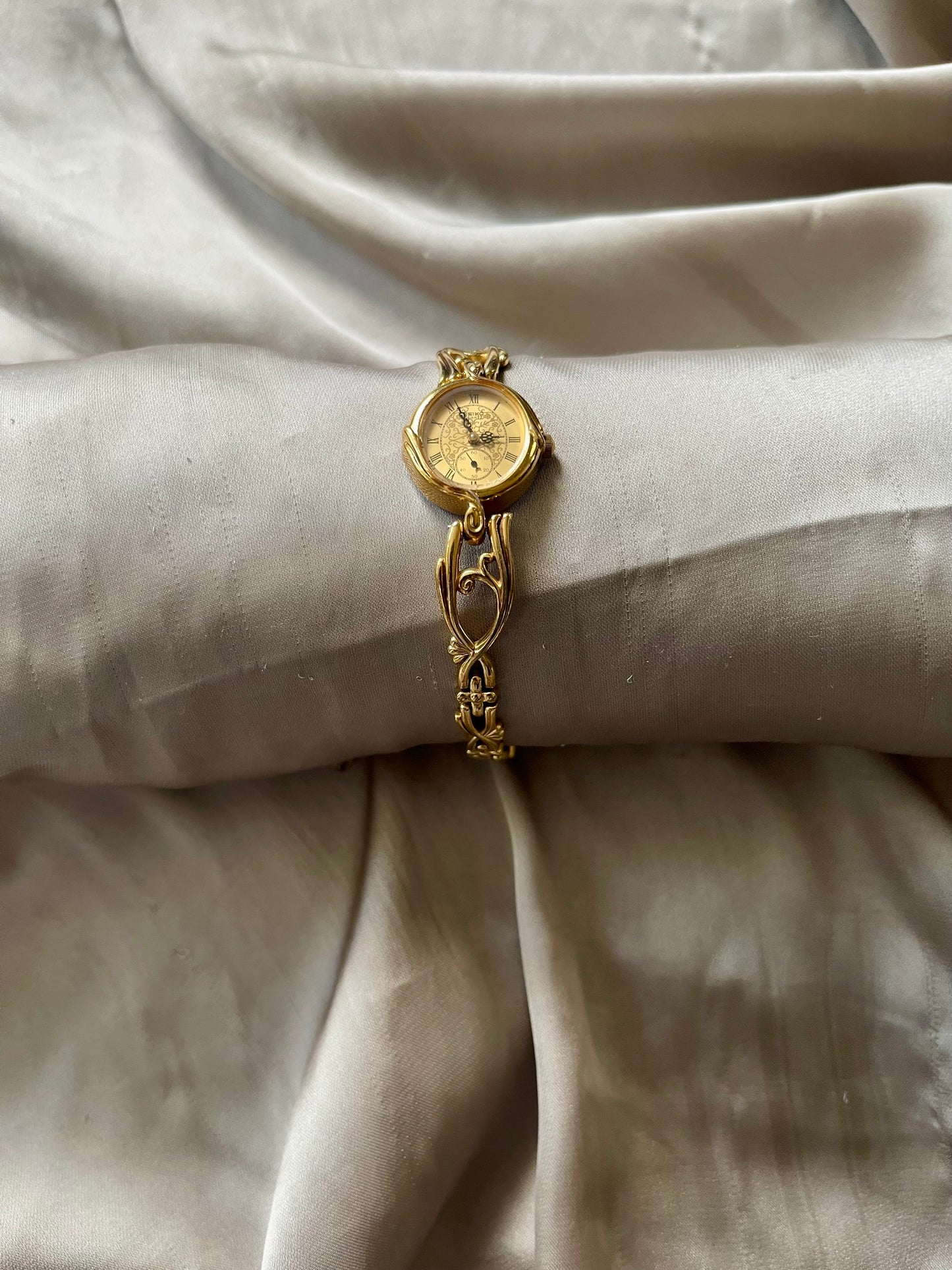 *Working* RARE 90's Sculptured Seiko Watch