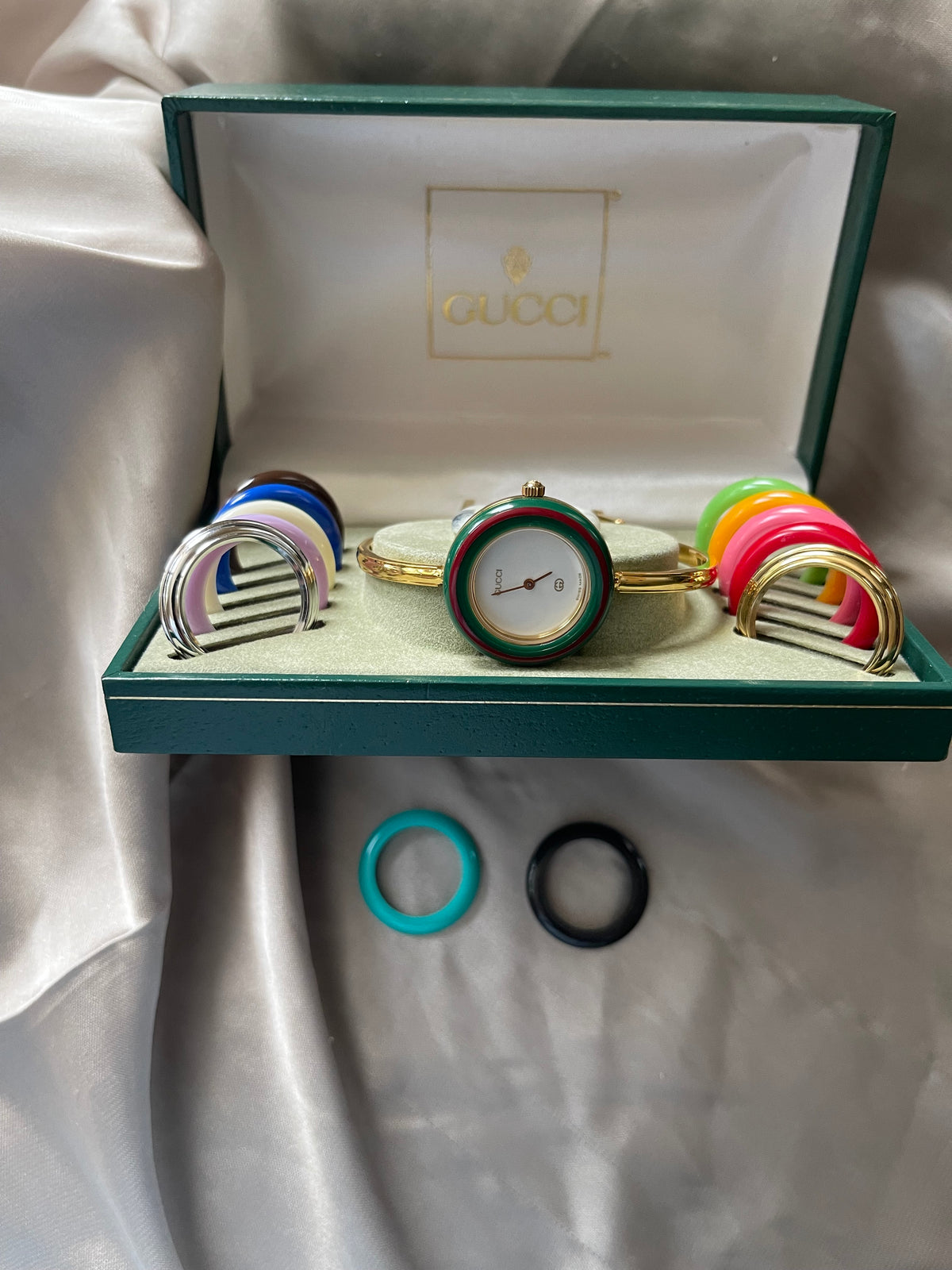 *Working* Interchangeable GUCCI Bezel Watch (with extra rare bezels)