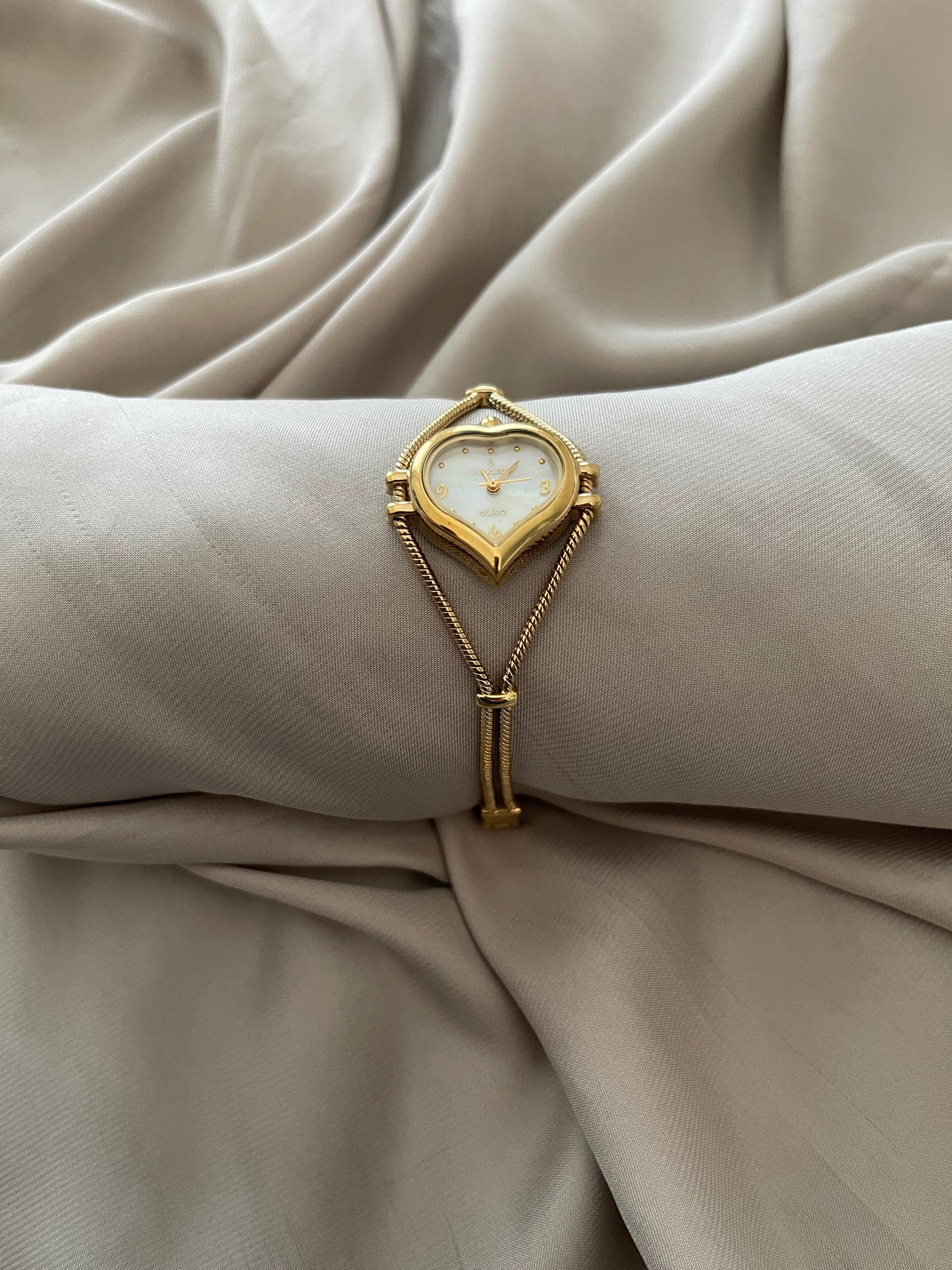 *Working* Gold Heart Chain Style Watch