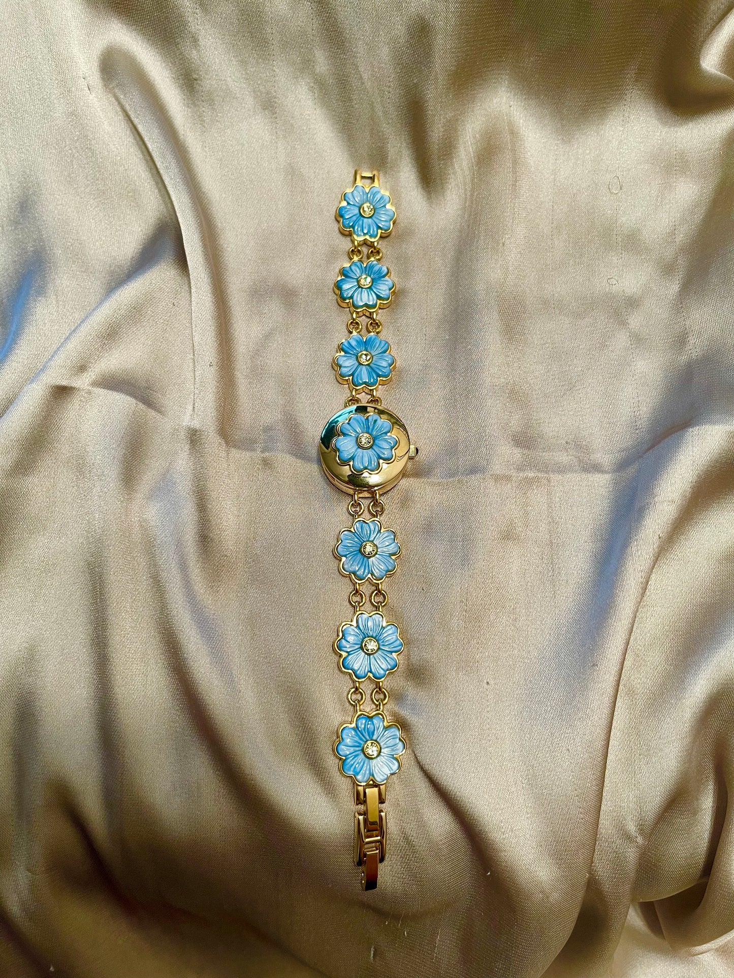 *Working* Rare 90's Blue Floral Peekaboo Bracelet Watch