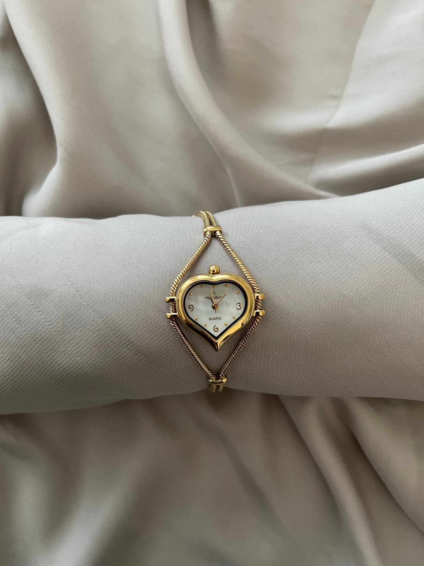 *Working* Gold Heart Chain Style Watch