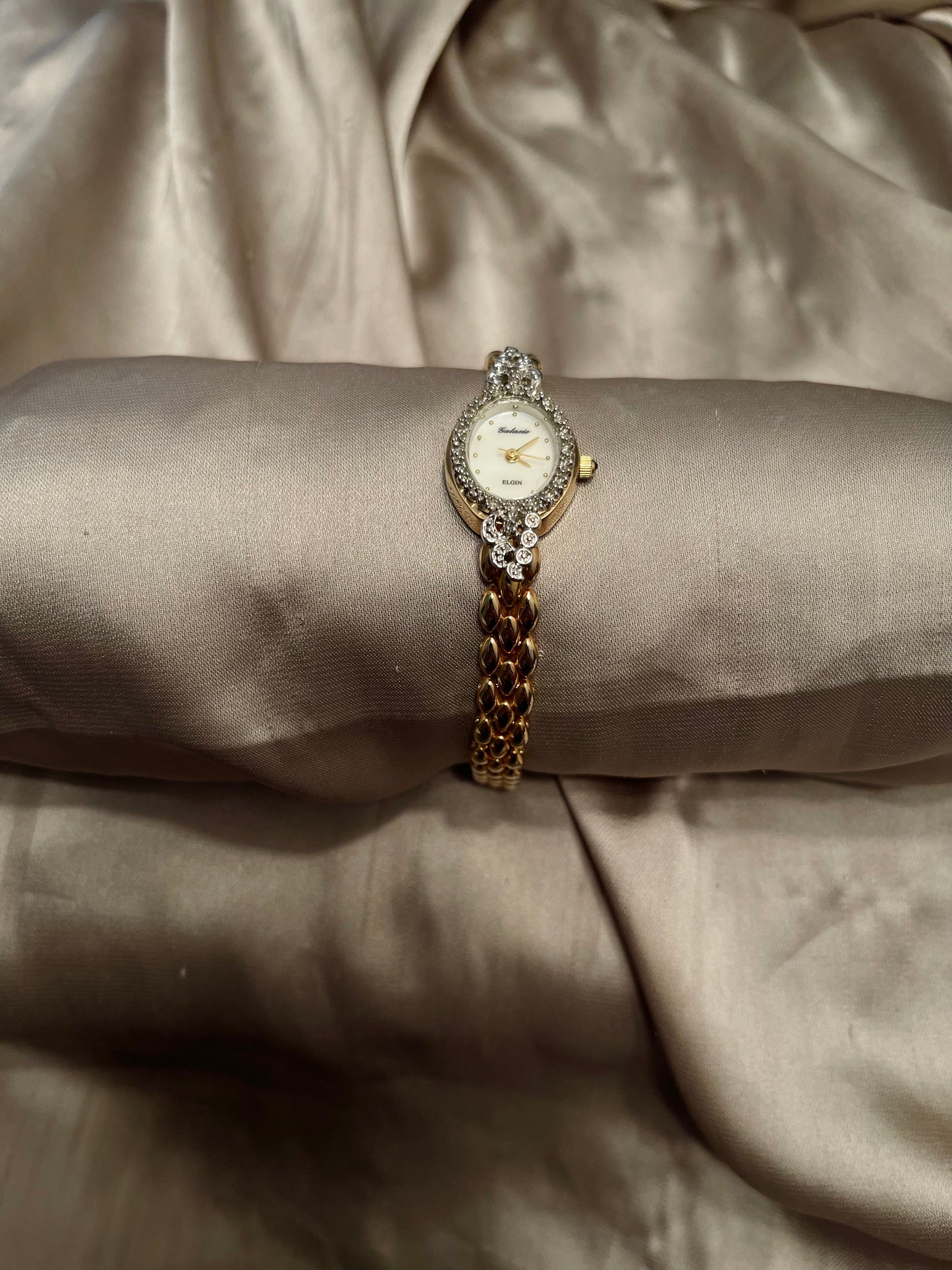 *Working* Silver Crown Bezel Gold-Tone Watch