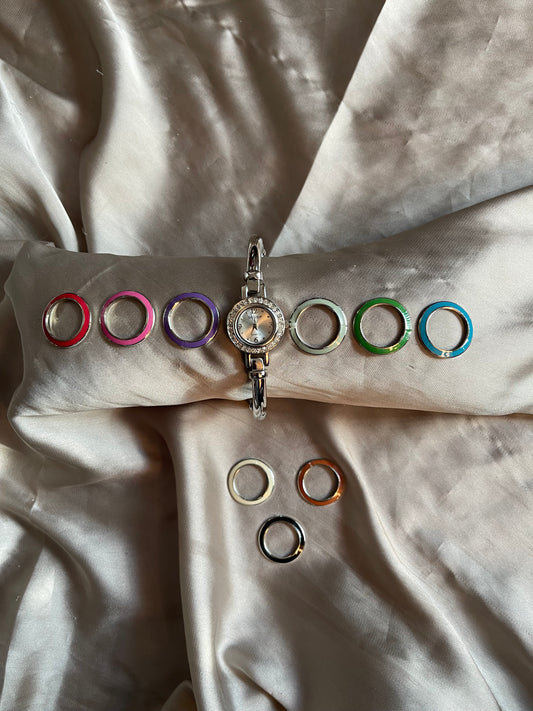 *Working* RARE Interchangeable 10 Bezel Silver Bezel Watch Set