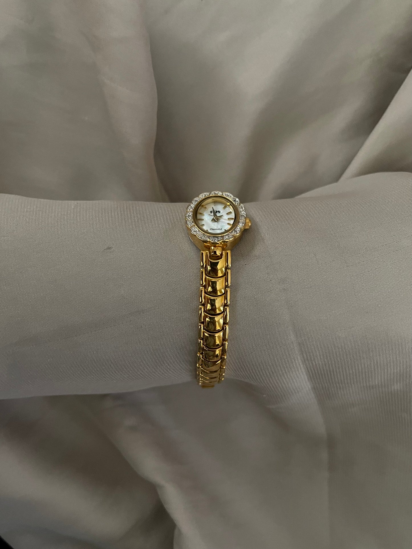 *Working* Floral Bezel Gold-Tone Watch
