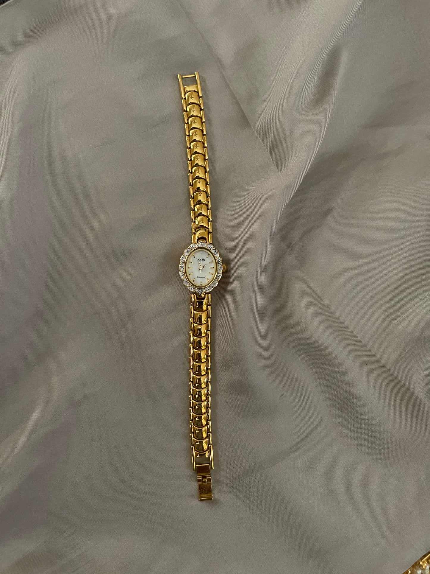 *Working* Floral Bezel Gold-Tone Watch